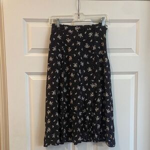 🧡 Women’s Liz Claiborne skirt